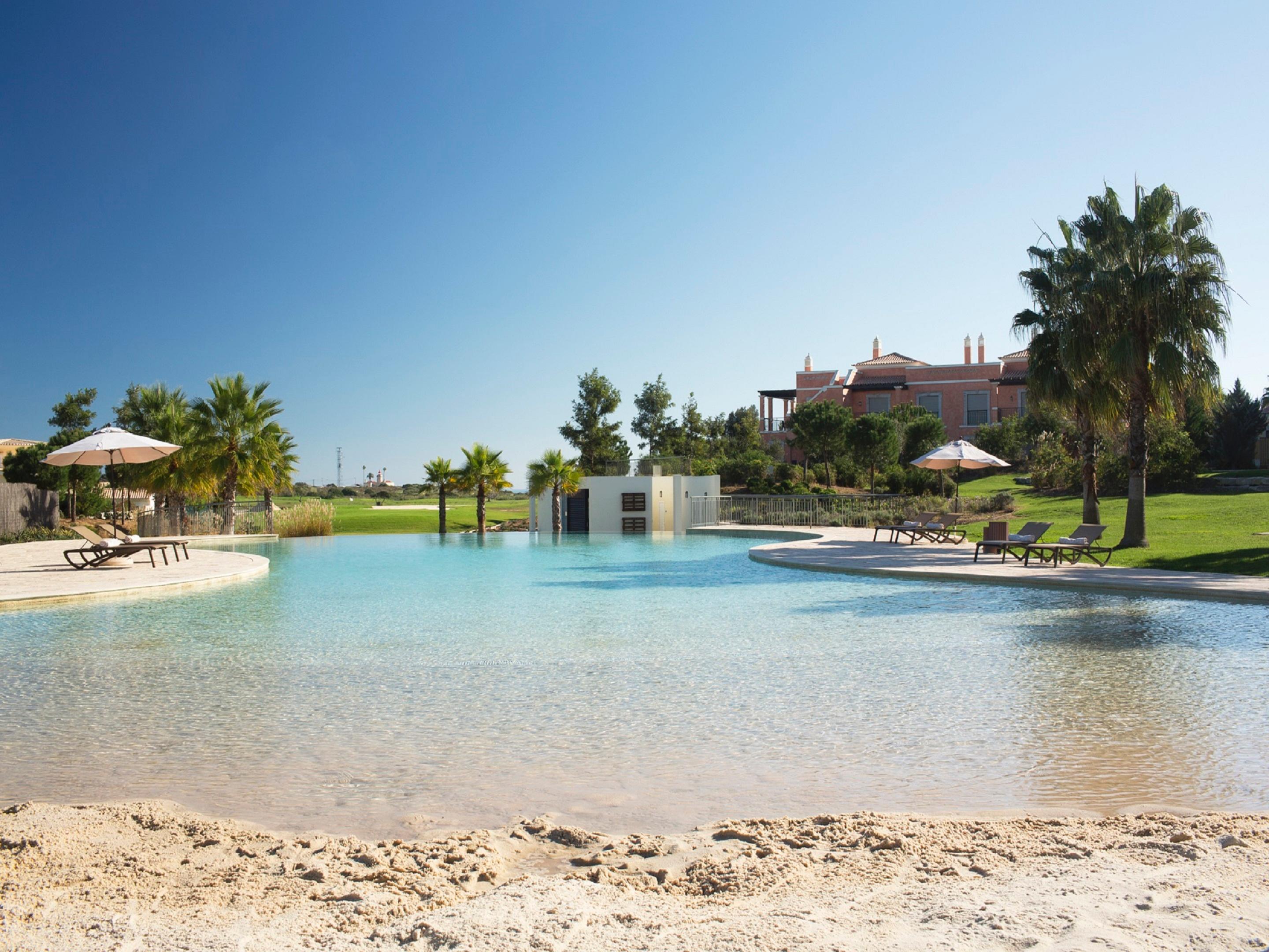 Cascade Wellness Resort Lagos Dış mekan fotoğraf The resort's lagoon