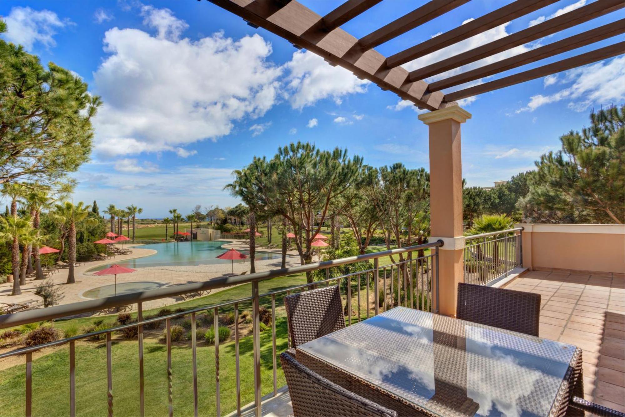 Cascade Wellness Resort Lagos Dış mekan fotoğraf The Club at Torrey Pines