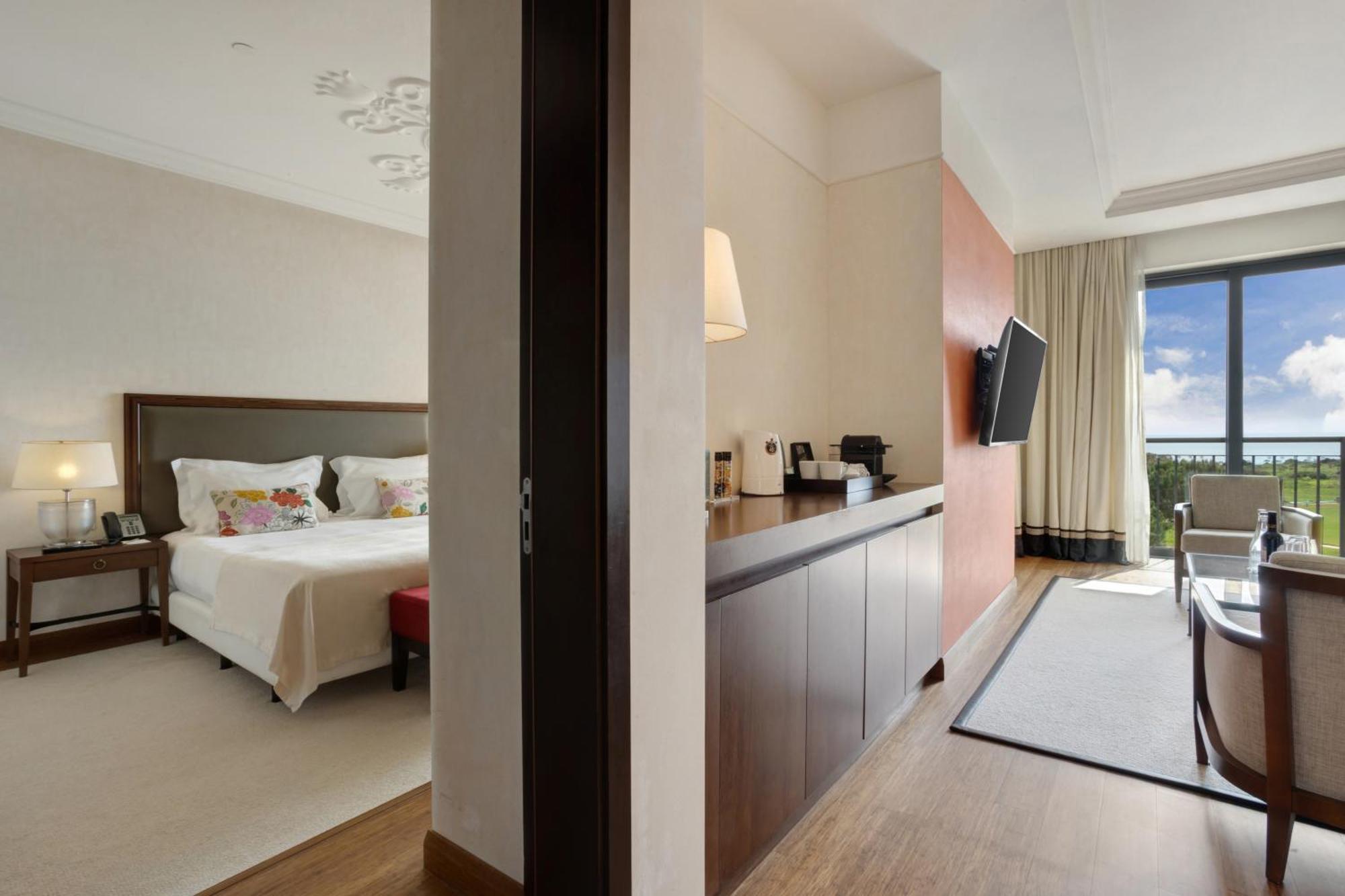 Cascade Wellness Resort Lagos Dış mekan fotoğraf A room at the hotel
